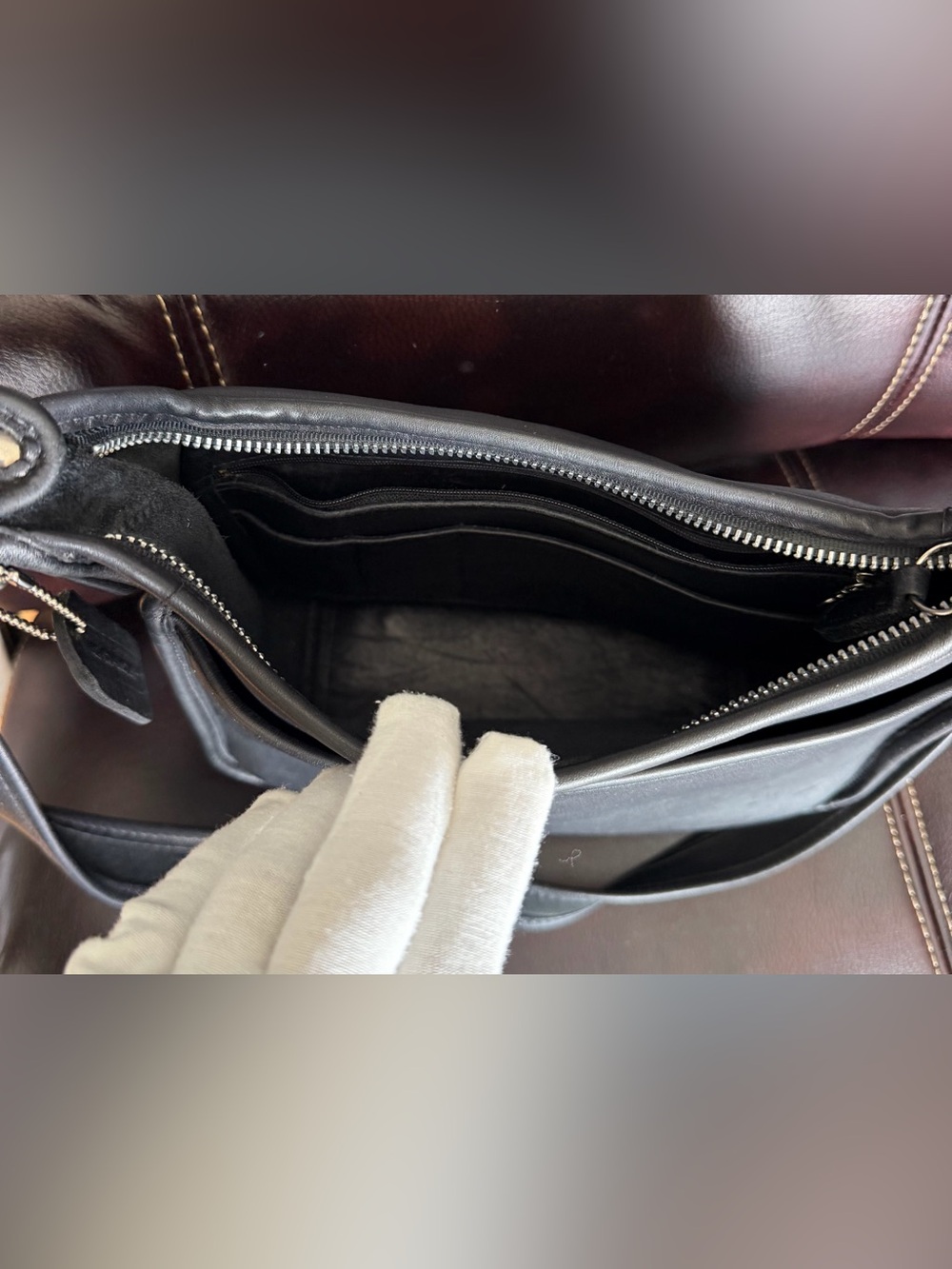 COACH VINTAGE Classic Black Leather Crossbody Bag - Picture 11 of 14
